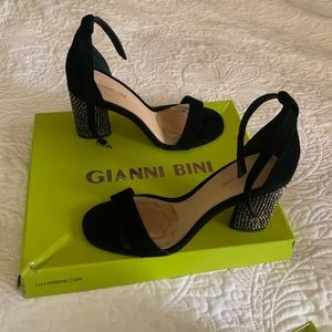 Gianni Bini Carlosa heels, black, size 8M